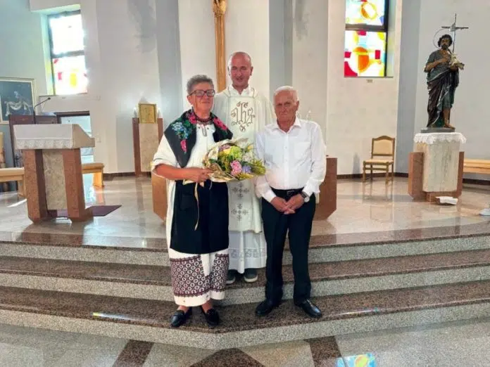 Pedeset godina sklapanja braka Jele i Ive Brajko iz Ljubunaca Pedeset Godina Sklapanja Braka Jele I Ive Brajko Iz Ljubunaca