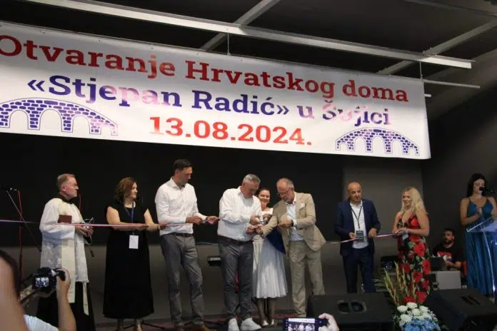Šujica: Svečano otvoren renovirani Sujica Svecano Otvoren Renovirani Hrvatski Dom Stjepan Radic Galerija Fotografija