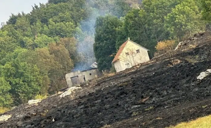 Vatrogasci Vec Tri Dana Gase Pozar Kod Rakitna Prijeti Opasnost