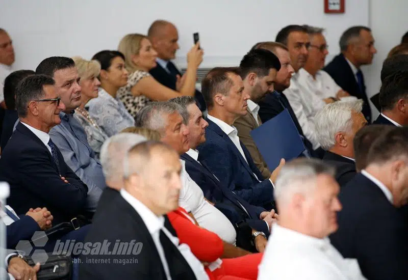Hrvatska potpisala novi ugovor za projekte u BiH u vrijednosti od 340 milijuna eura