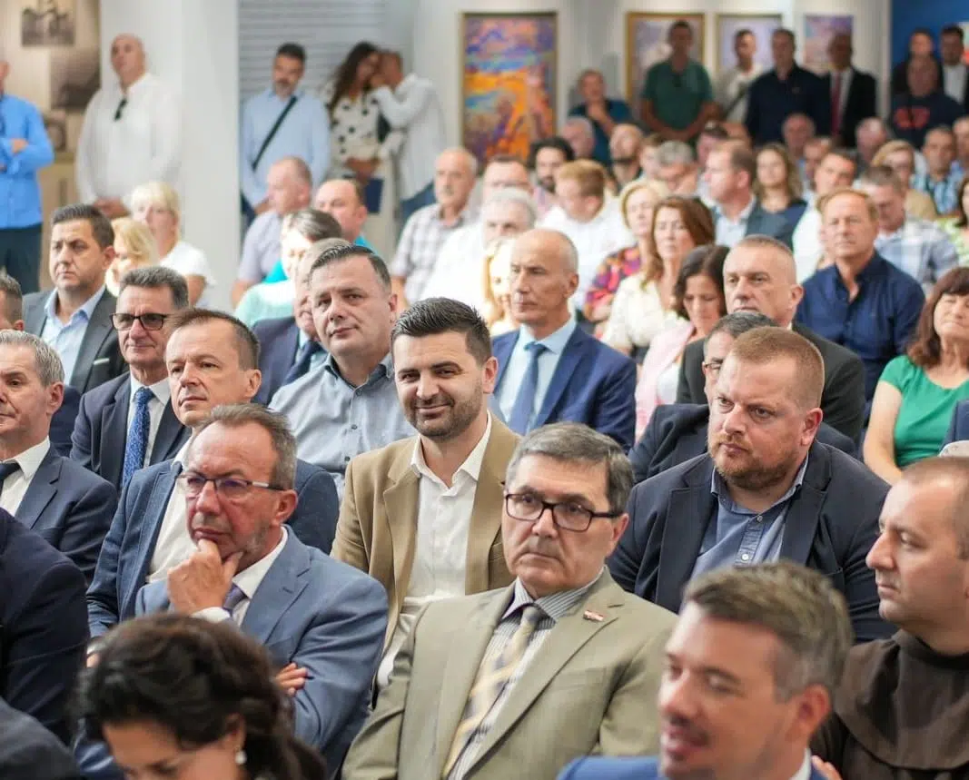 Načelnik Begić je potpisao Ugovor za nastavak izgradnje sportske dvorane u Posušju vrijedan 150.000,00 eura.