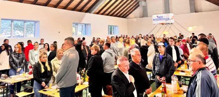 1727018155 Naslov Preformulisan Na Bosanskom Jeziku Preko 200 Mjestana Simpatizera I