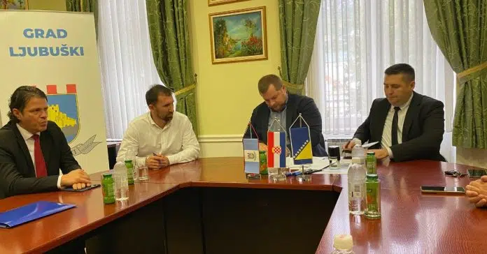 Video/ Grad Ljubuški prvi u Bosni i Hercegovini osniva Sigurnu 1727521635 Video Grad Ljubuski Prvi U Bosni I Hercegovini Osniva Sigurnu