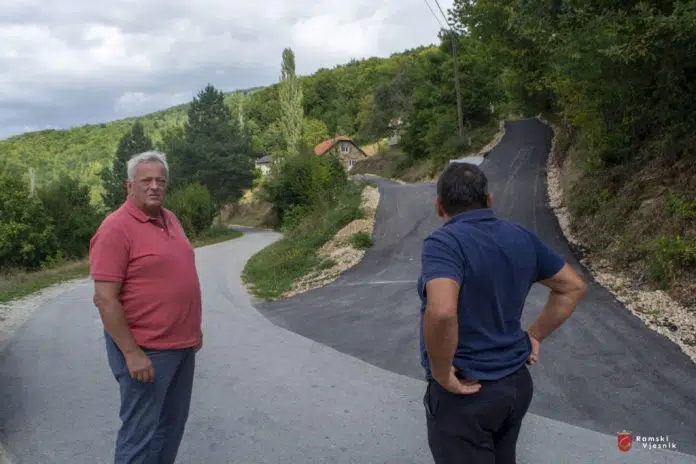 Dr Jozo Ivancevic Nacelnik Opcine Prozor Rama U Posjeti Gradilistu