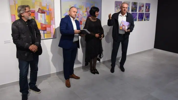Dani Berbe Grozda Zapoceli Su Predstavljanjem Knjige I Otvaranjem Izlozbe