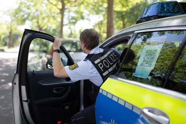 Drzavljanin Bih Opljackao Banku U Frajburgu Prikriven Kao Policajac Uzeto