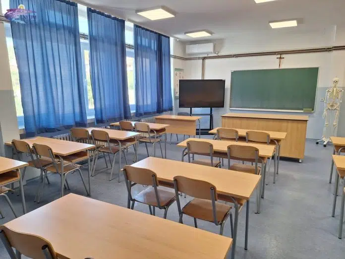 Kabinet Biologije I Hemije Otvoren U Osnovnoj Skoli Kardinala