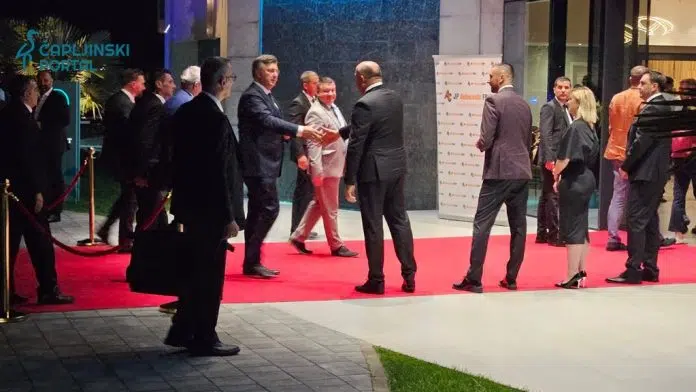 Plenkovic Sa Svim Clanovima Drzavnog Vrha Rh Stigao
