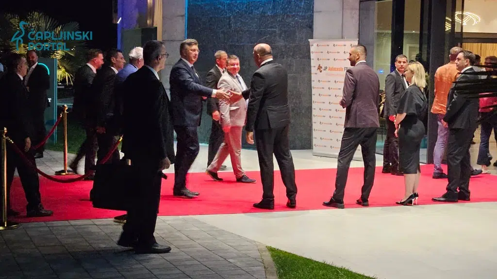 FOTO | Plenković sa svim članovima državnog vrha RH stigao u hotel ”President”