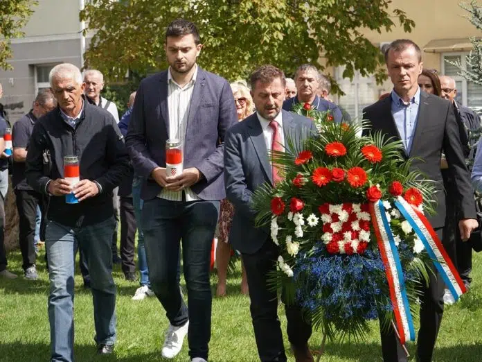 Gradonacelnik-Kordic-organizovao-prijem-za-obitelji-poginulih-pripadnika-Vojne-policije.jpg Gradonacelnik Kordic Organizovao Prijem Za Obitelji Poginulih Pripadnika Vojne Policije