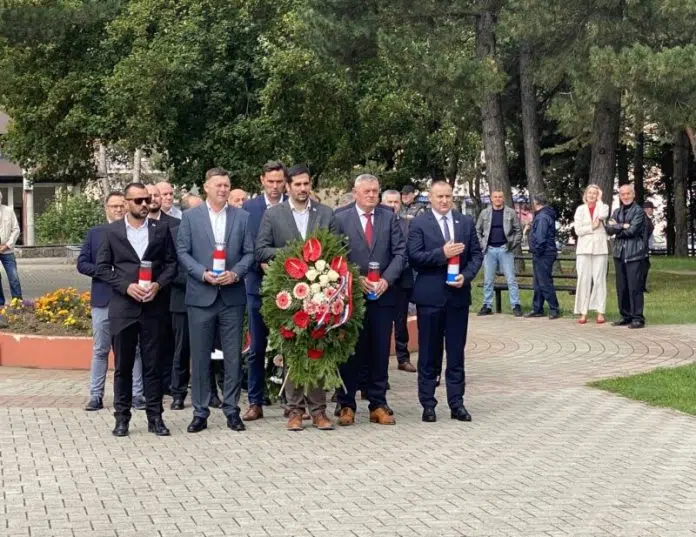Izaslanstvo Vlade Hercegbosanske županije na proslavi Dana općine Kupres Izaslanstvo Vlade Hercegbosanske Zupanije Na Proslavi Dana Opcine Kupres