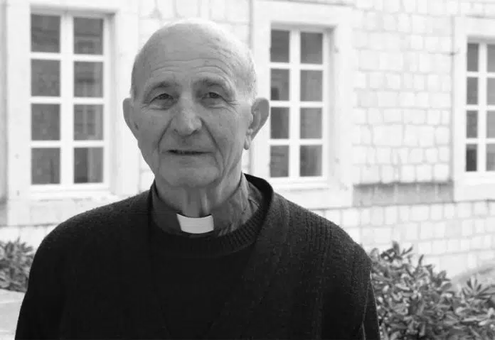Poznati svećenik iz Širokog Brijega preminuo Poznati Svecenik Iz Sirokog Brijega Preminuo