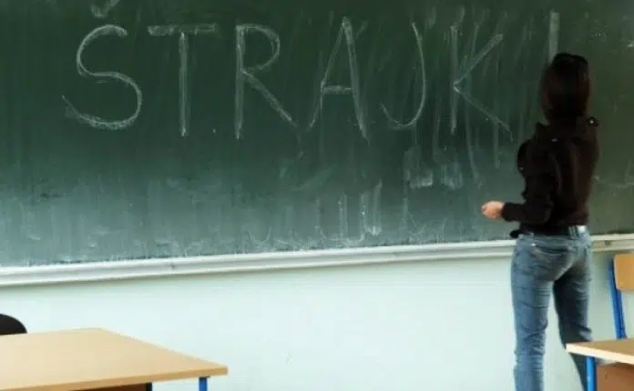 Prosvjedna šetnja djelatnika srednjih škola u Županiji Zapadnohercegovačkoj (ZHŽ) 1727765351 Prosvjedna Setnja Djelatnika Srednjih Skola U Zupaniji Zapadnohercegovackoj Zhz