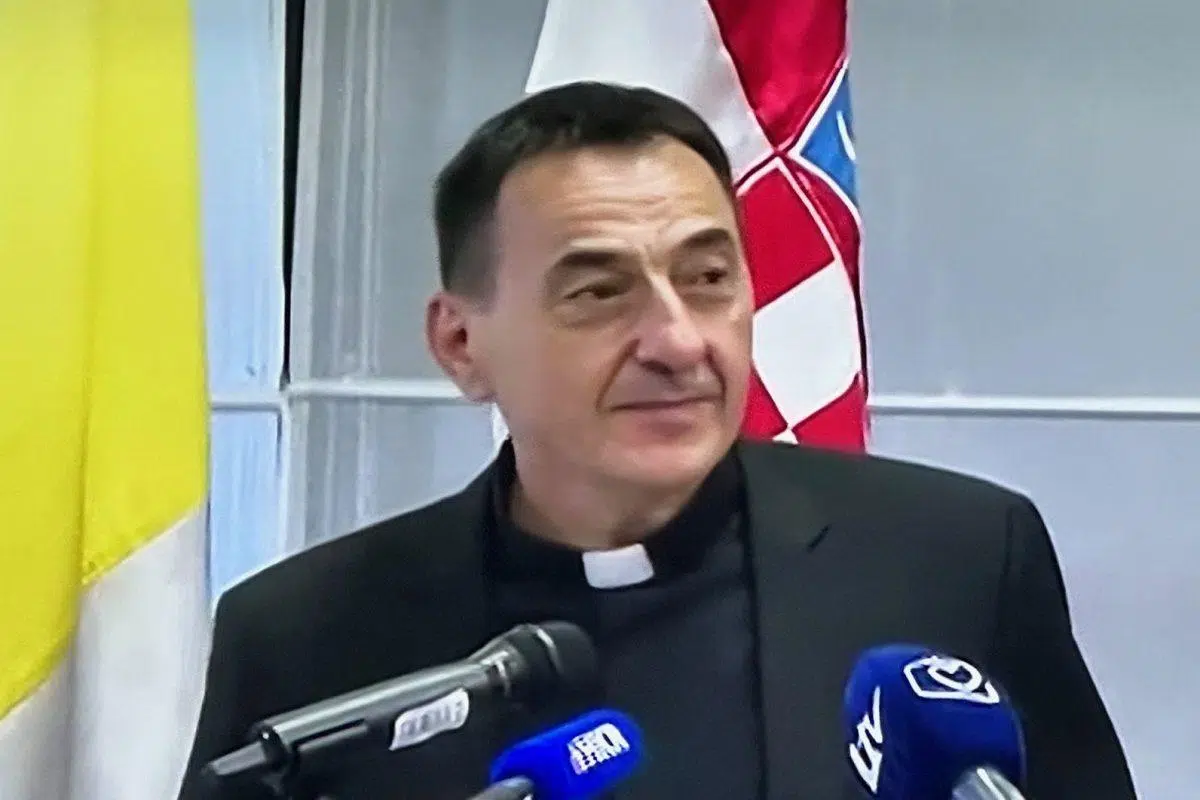 NOVI HRVATSKI BISKUP: Papa Franjo postavio mons. Marka Medu za biskupa gospićko-senjskog