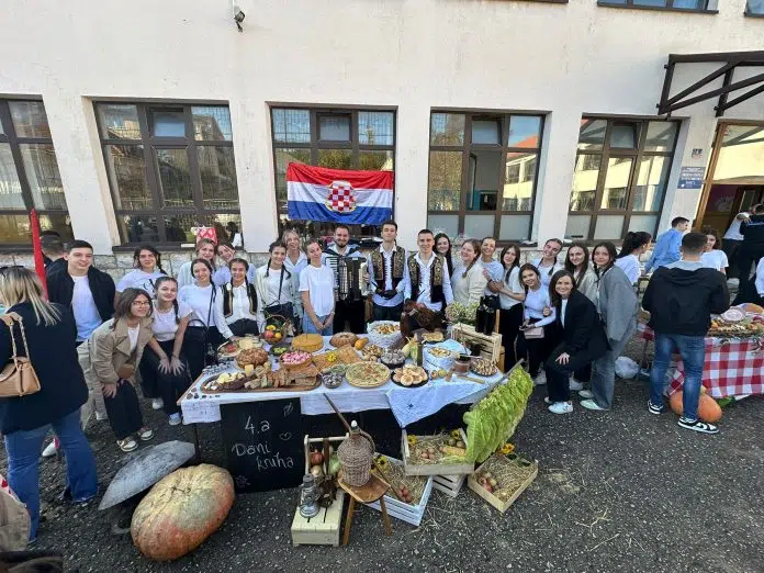 1729091981 Obiljezavanje Dana Kruha U Srednjoj Skoli Antuna Branka Simica Cijenjeni