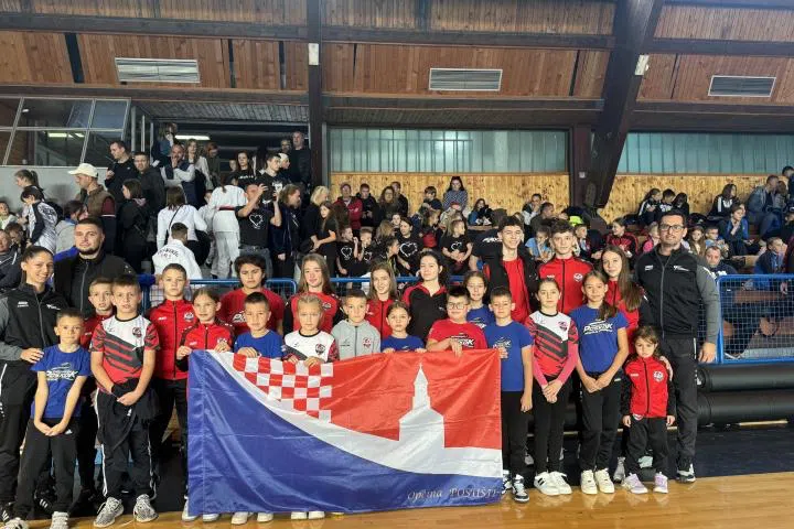 Poskoci osvojili četrnaest medalja u Livnu.