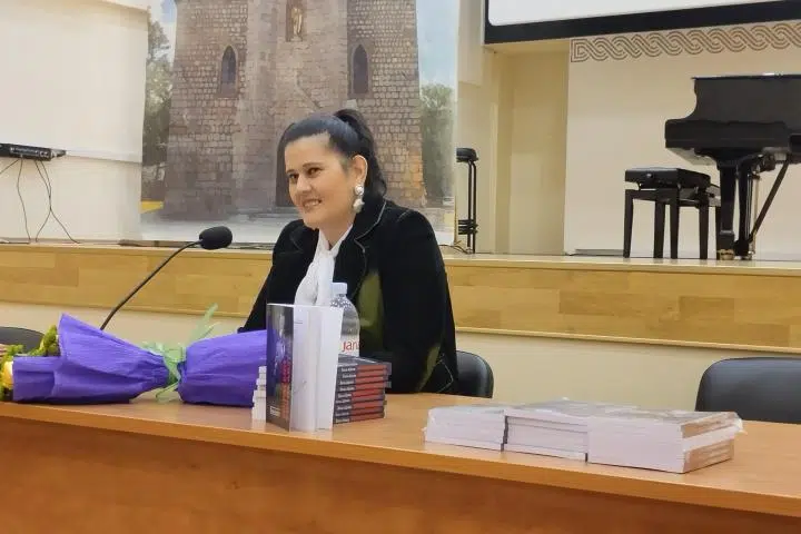 Knjigu Spisateljice Žane Alpeza iz Gruda objavljenu uz pomoć veštačke inteligencije