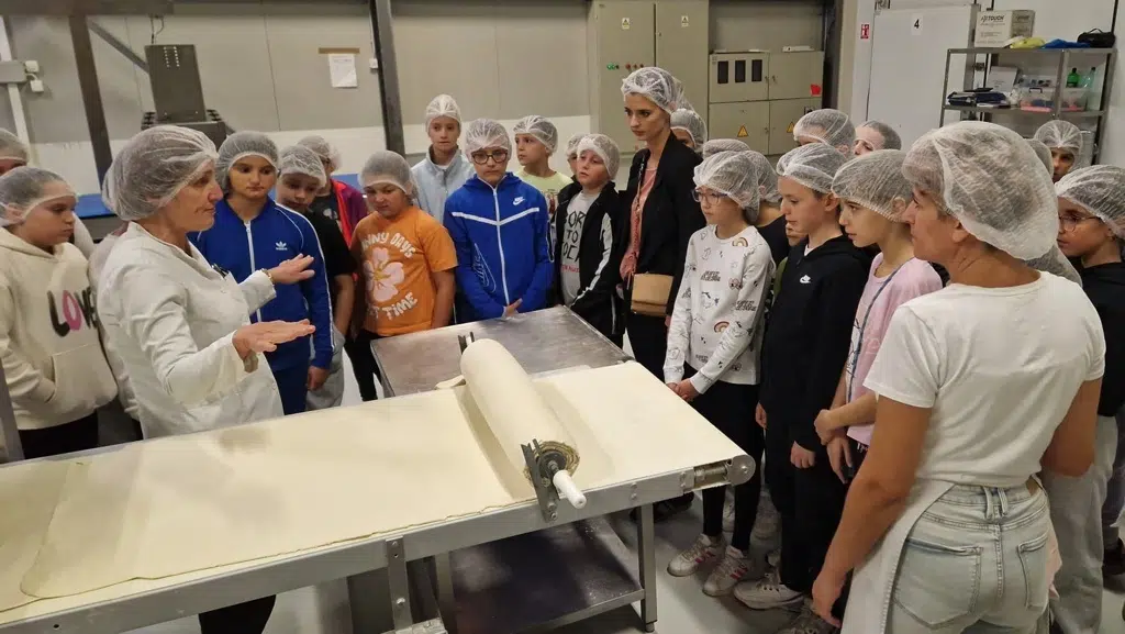 FOTO | Djeca obilježila Dane kruha posjetom Mlinima i učila o pecivima