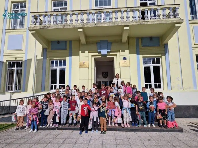 FOTO | Posjeta malihšana iz Dječjeg vrtića Gradskoj upravi i Posjeta Malihsana Iz Djecjeg Vrtica Gradskoj Upravi I