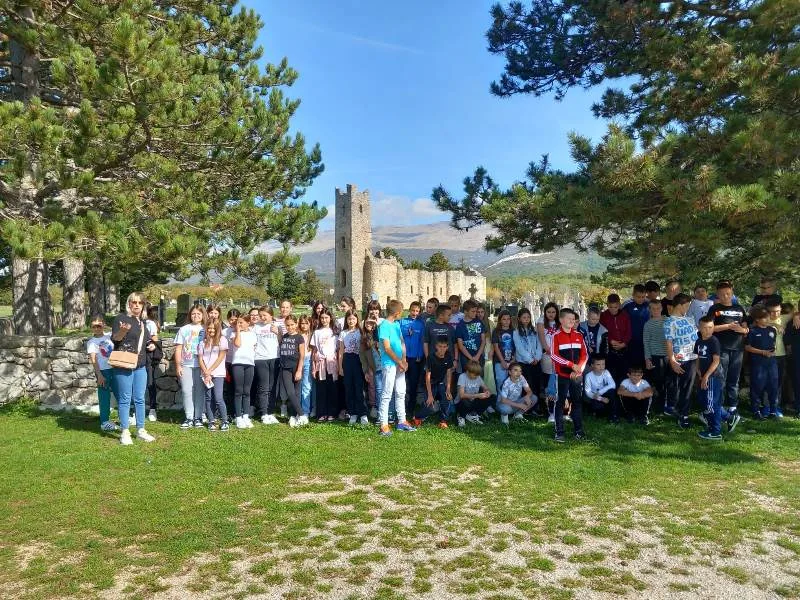 FOTO: Učenici petih razreda Osnovne škole fra Mije Čuića – Bukovica na terenskoj nastavi u Trilju i Kninu
