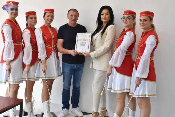 Fotografija Prva Generacija Neumskih Mazoretkinja Zavrsava Svoju Profesionalnu Karijeru
