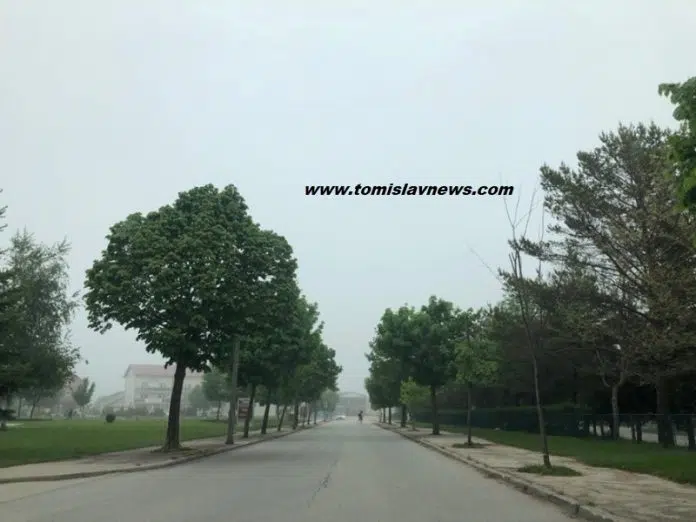 Fotografija Umjereno Oblacno I Maglovito Jutro Iz Tomislavgrada