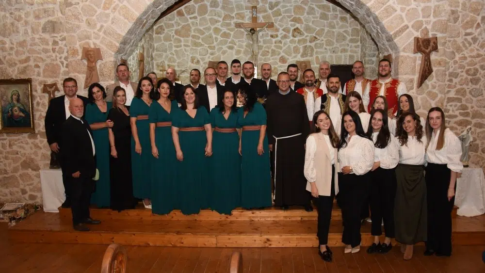 Klape iz Hercegovine gostovale u Župi sv. Blaža – Gradnići