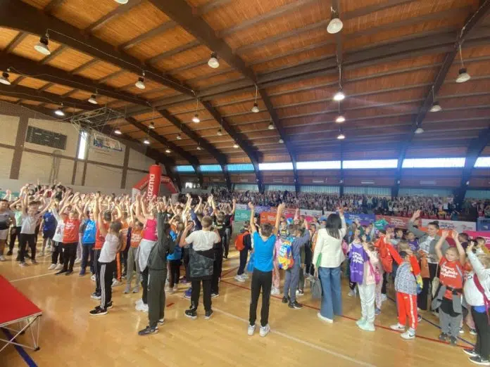 Livno Ucenici Osnovnih Skola I Mladi Iz Centra Nova Nada