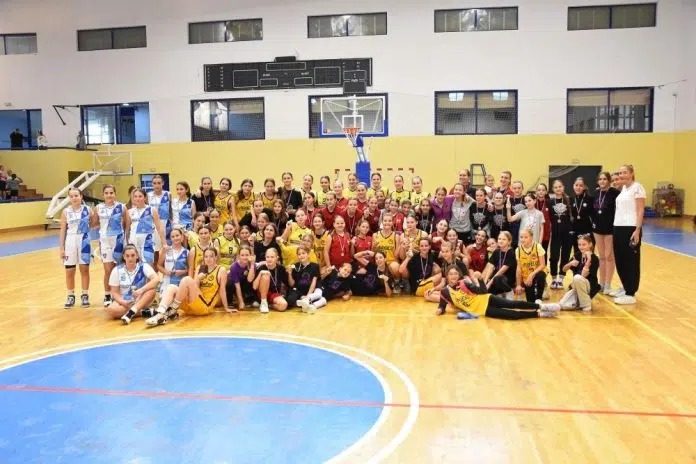 Pobjednice 11 Medunarodnog Memorijalnog Turnira Tomo Krasic Kosarkasice Albatrosa