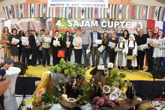 Poziv Na 6 Sajam Cupova Od Strane Drustva „Ante Tepcici Citluk