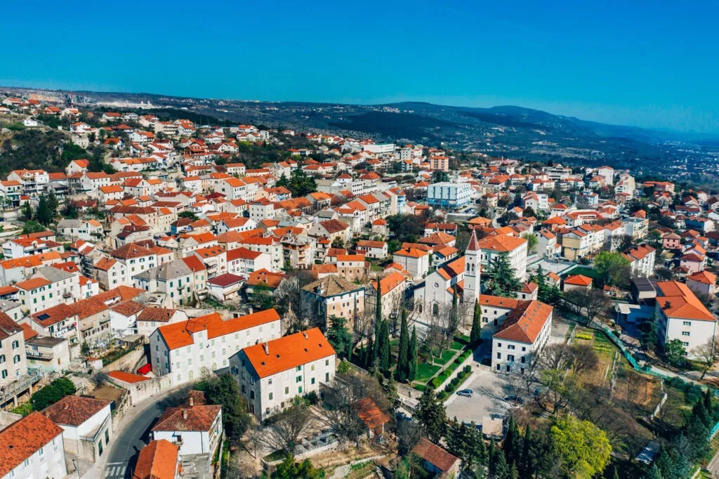Imotski povećao naknade za novorođenčad do 88 posto