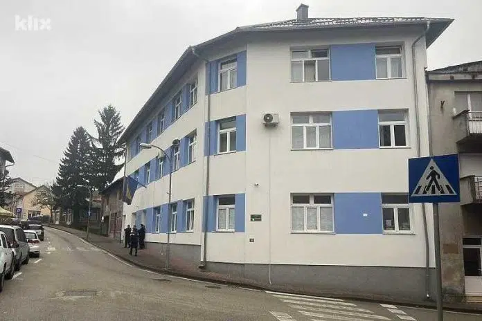 Uhiceni Osumnjiceni Za Teroristicki Napad U Bosanskoj Krupi Danas Ce