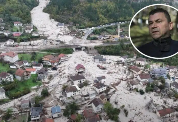 Video Pripadnik Civilne Zastite Napao Novinara
