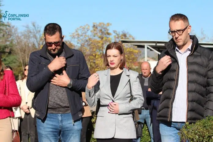 1730797933 247 Foto U Capljini Obiljezena 32 Obljetnica Pogibije Bozana Simovica