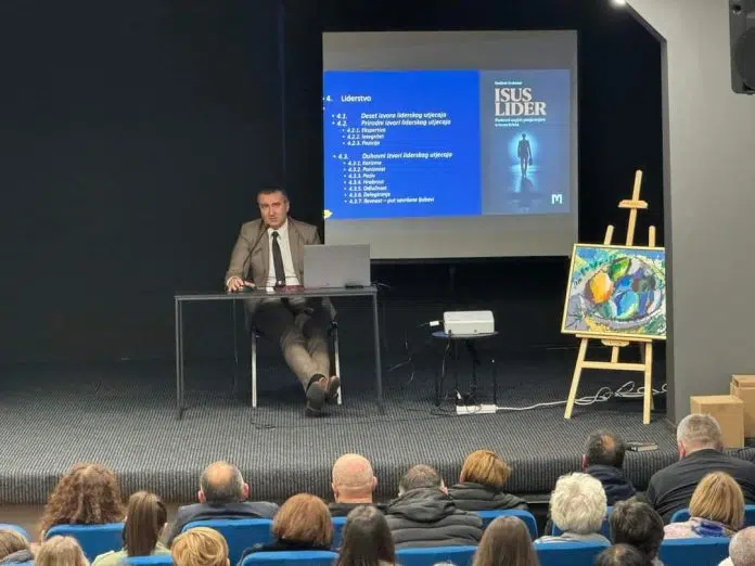 1732275221 U Grudama Predstavljena Knjiga Isus Lider Autora Vladimira Grebenara