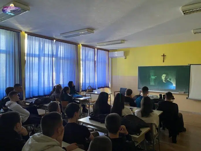 Srednjoskolci Iz Neuma Obiljezili Sjecanje Na Zrtvu Vukovara Uz