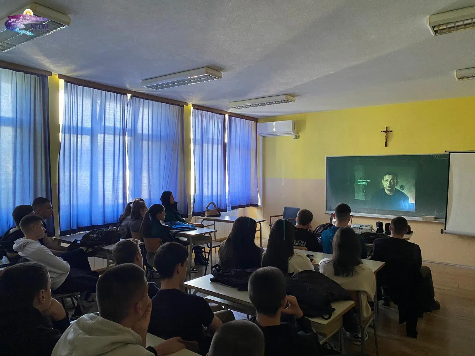 FOTO: Srednjoškolci iz Neuma obilježili sjećanje na žrtvu Vukovara uz filmsku projekciju