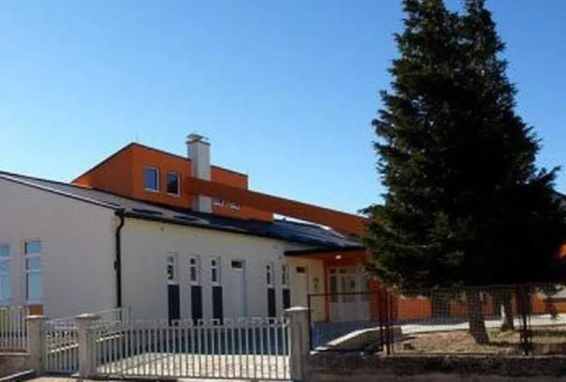 JU „Dječji vrtić“ Tomislavgrad raspisuje Javni natječaj za prijem u radni odnos 7 odgojiteljica/odgojitelja i domara