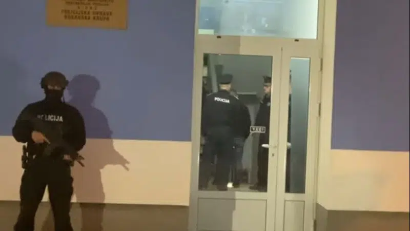Ranjeni policajac u Bosanskoj Krupi otkrio šta je maloljetnik rekao prije napada |