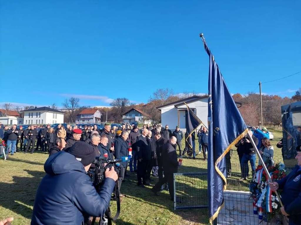 2-2024-11-29-16-33-24-livno2.jpg