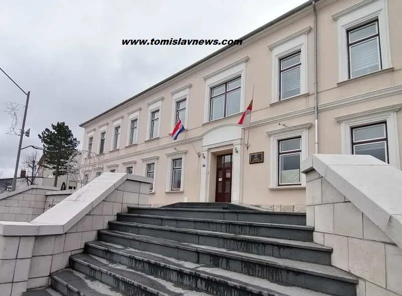 DOBRO vam oblačno, tiho i kišno jutro iz Tomislavgrada!
