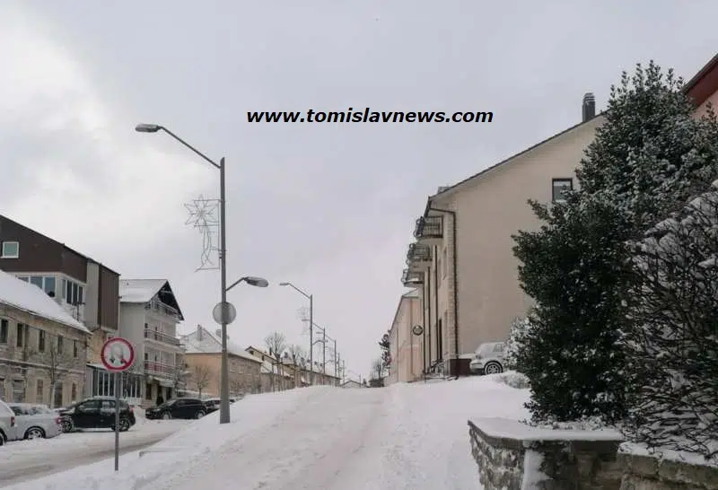 DOBRO vam umjereno oblačno i snježno još jedno blagdansko jutro iz Tomislavgrada!