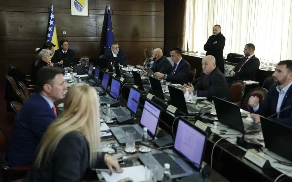 Federalna vlada usvojila odluku: Minimalna plaća u FBiH 1.000 KM