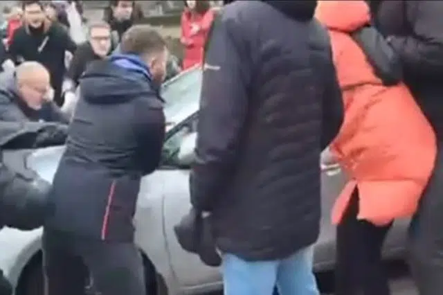 Incident-na-prosvjedima-u-Beogradu-Automobilom-pokosio-sudionike-blokade.jpeg