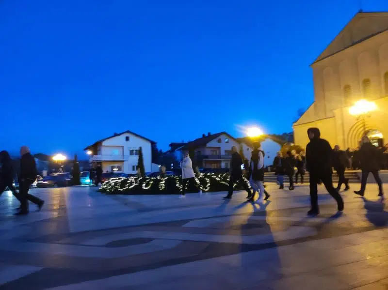 Magareća klupa: Obožavam zornicu, kavu i krafnu