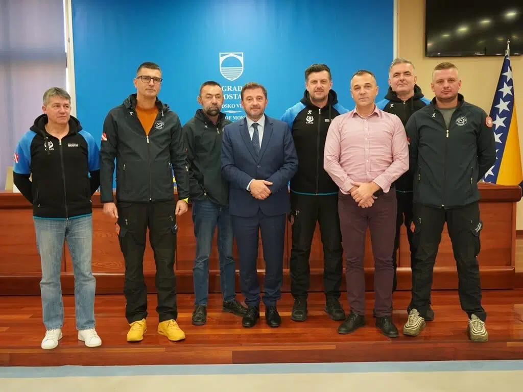 Primopredaja kombi vozila za službu za spašavanje na vodi i pod vodom