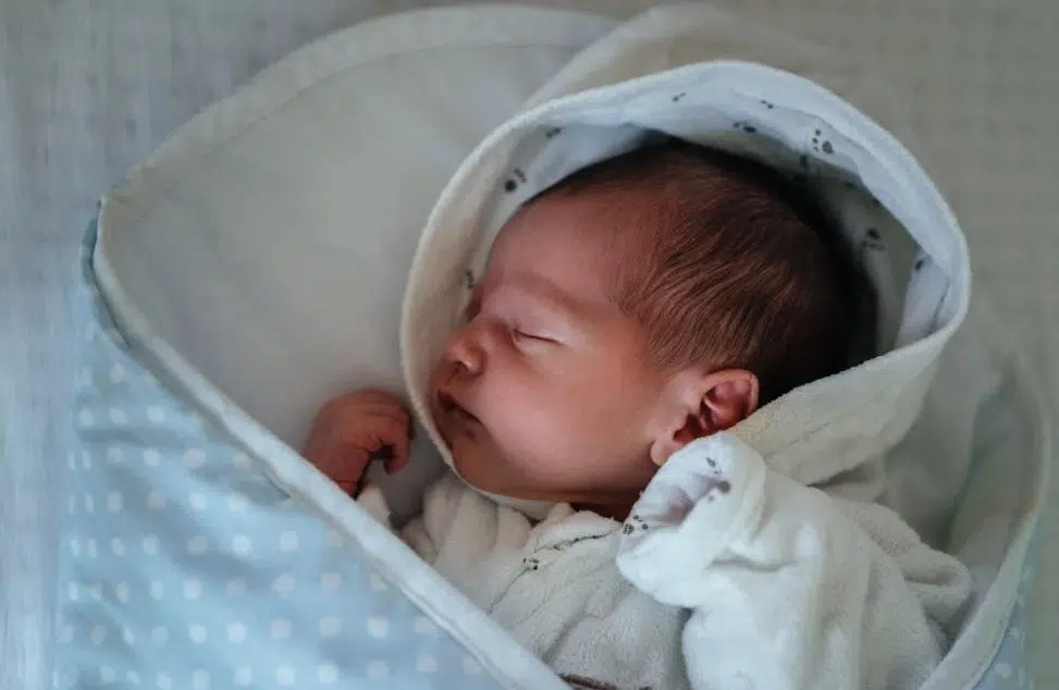 Šta će biti sa bebom koju je majka bacila u kontejner