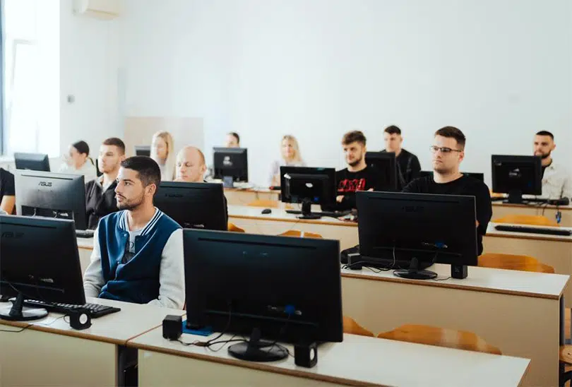 Ured za Hrvate izvan RH dijeli 2.000 stipendija, 500 više nego prošle godine