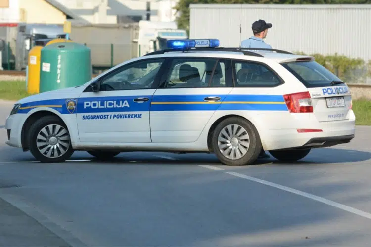 Drama u Dubrovniku: Muškarac prijetio da će ubiti sebe i djecu, policija riješila krizu |