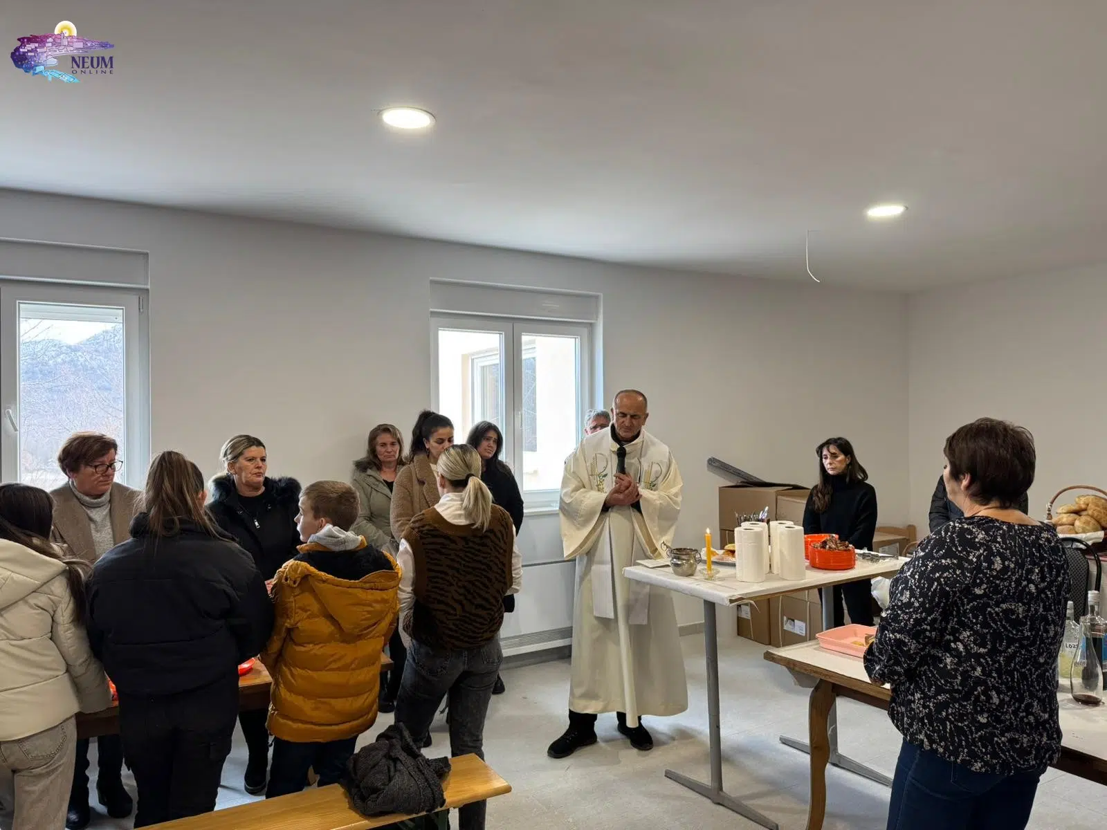 FOTO: Blagoslov obnovljene župne kuće u Svetištu Kraljice Mira u Hrasnu